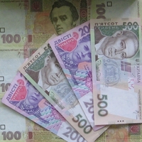 Hryvnia falls to historical minimum